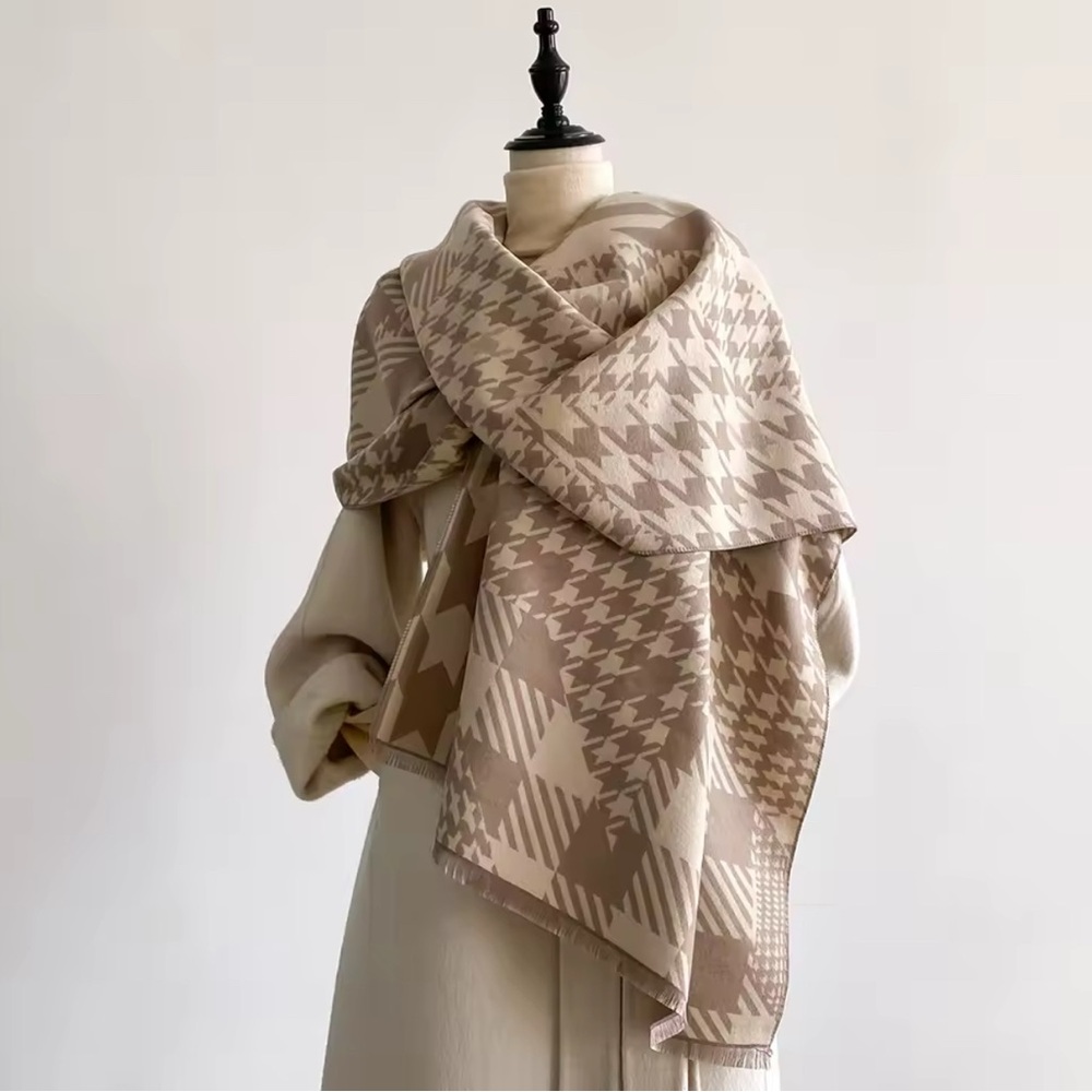 Brand new Elegant Tan Houndstooth Scarf